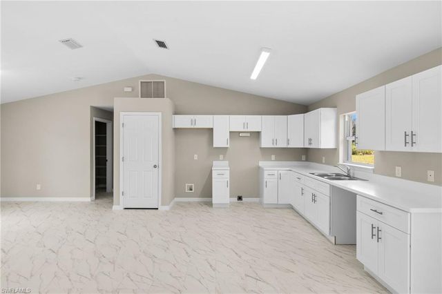 1246 Ecclesia ST E, Lehigh Acres, FL 33974