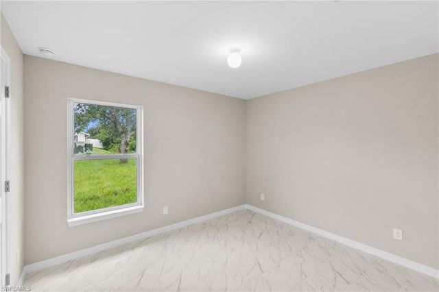 1246 Ecclesia ST E, Lehigh Acres, FL 33974