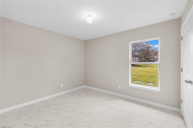 1246 Ecclesia ST E, Lehigh Acres, FL 33974