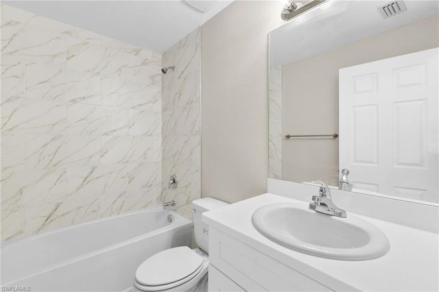 1246 Ecclesia ST E, Lehigh Acres, FL 33974