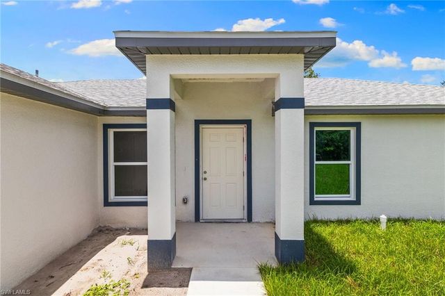 1246 Ecclesia ST E, Lehigh Acres, FL 33974