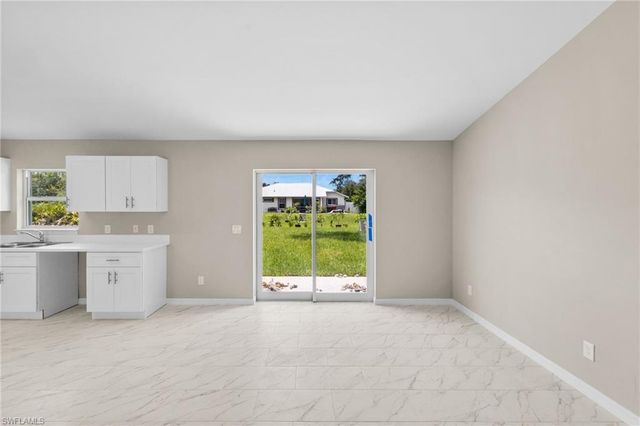 1246 Ecclesia ST E, Lehigh Acres, FL 33974