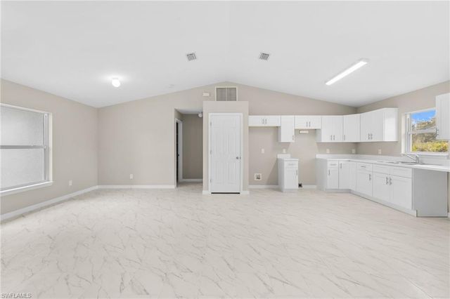 1246 Ecclesia ST E, Lehigh Acres, FL 33974