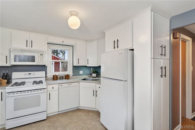 32 Parkside Court, Buffalo, NY 14214