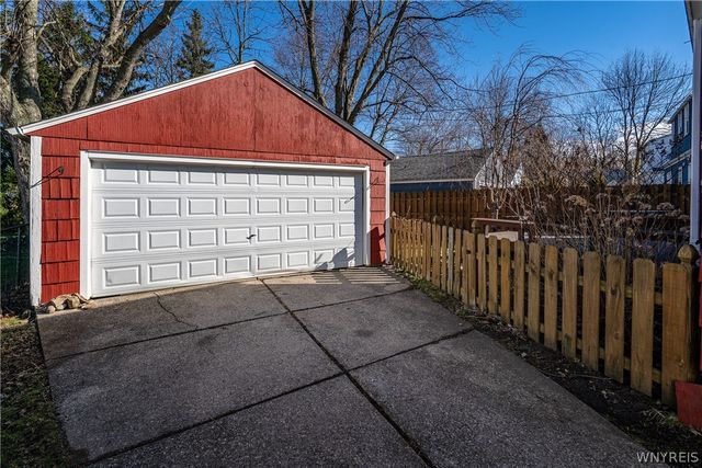 32 Parkside Court, Buffalo, NY 14214