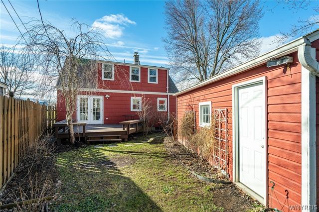 32 Parkside Court, Buffalo, NY 14214