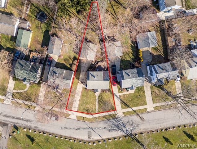 32 Parkside Court, Buffalo, NY 14214