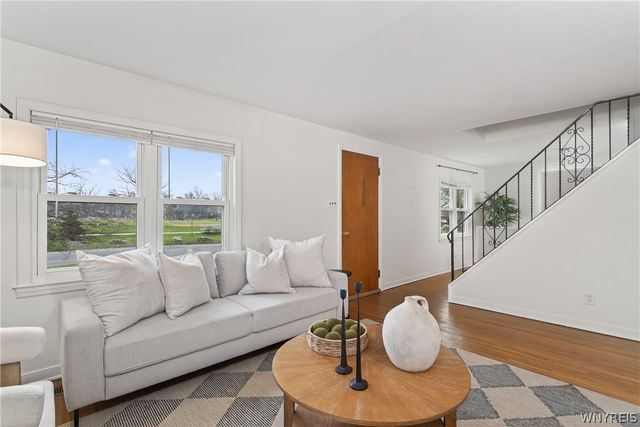 32 Parkside Court, Buffalo, NY 14214