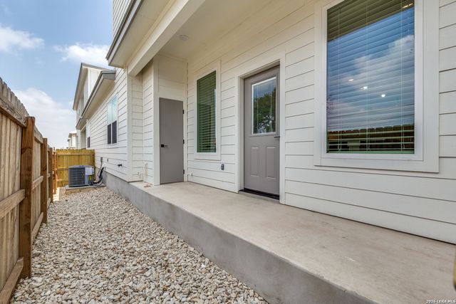 2150 PANIOLO DR, Boerne, TX 78006