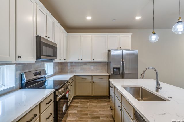 2150 PANIOLO DR, Boerne, TX 78006