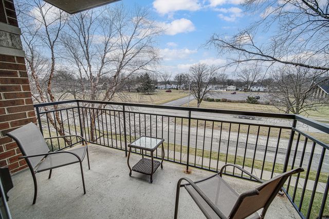 3451 N Carriageway Drive 305, Arlington Heights, IL 60004