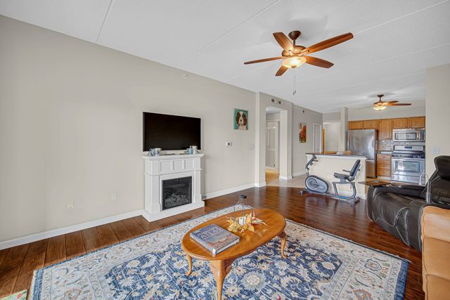 3451 N Carriageway Drive 305, Arlington Heights, IL 60004