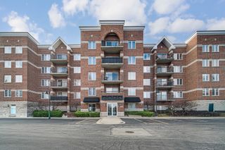 3451 N Carriageway Drive 305, Arlington Heights, IL 60004