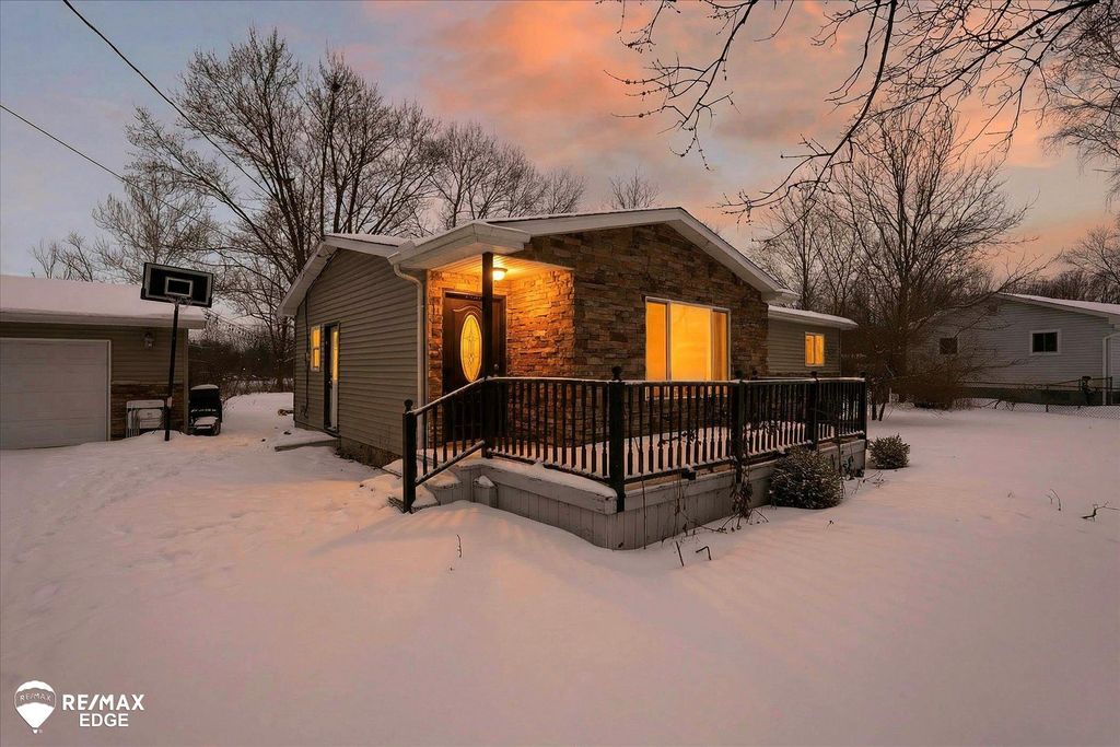 6161 Finch Lane, Flint, MI 48506