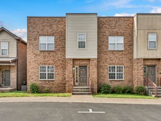 94 Promontory Ln, Clarksville, TN 37040