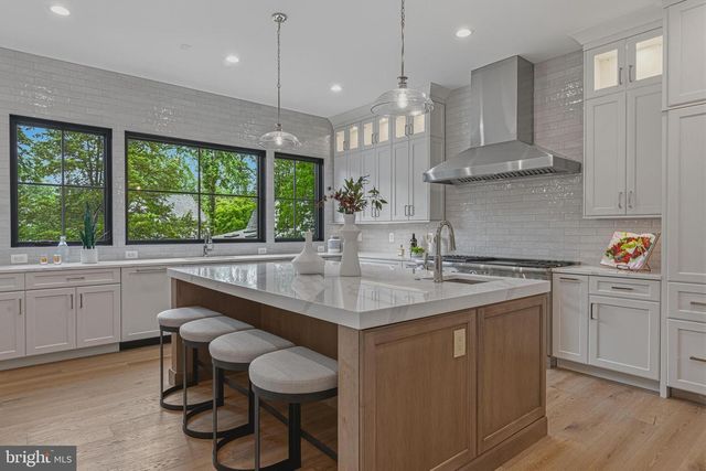3815 N ABINGDON ST, Arlington, VA 22207