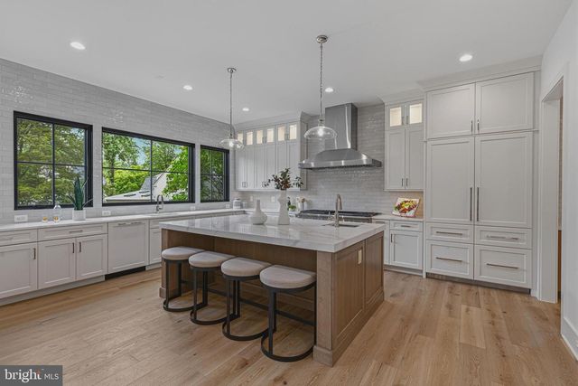 3815 N ABINGDON ST, Arlington, VA 22207