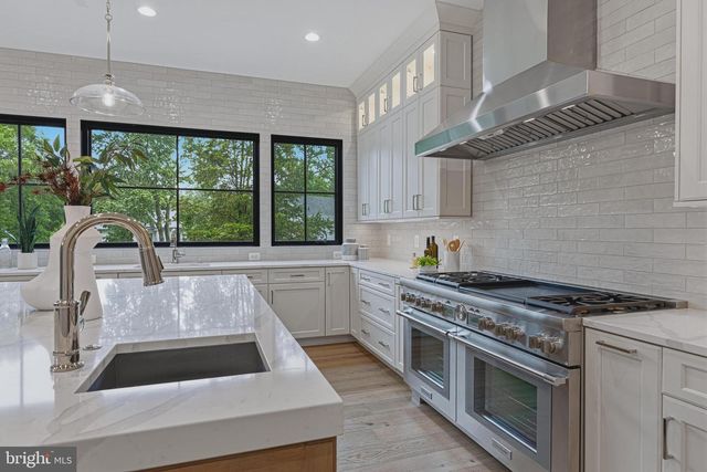 3815 N ABINGDON ST, Arlington, VA 22207