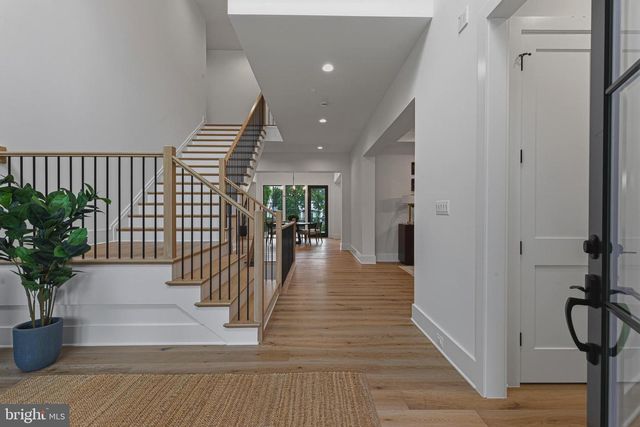 3815 N ABINGDON ST, Arlington, VA 22207