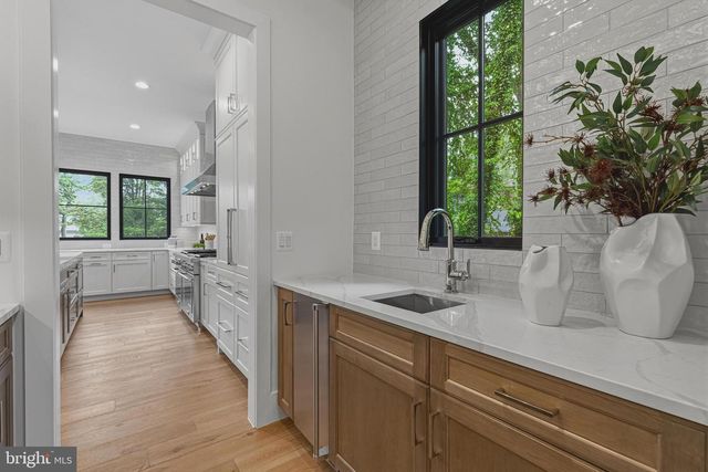 3815 N ABINGDON ST, Arlington, VA 22207