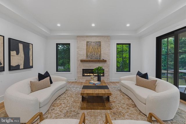 3815 N ABINGDON ST, Arlington, VA 22207