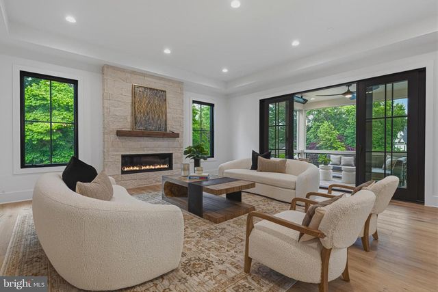 3815 N ABINGDON ST, Arlington, VA 22207