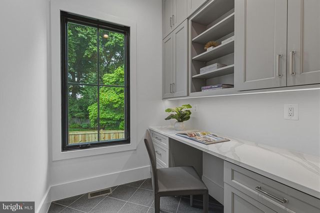 3815 N ABINGDON ST, Arlington, VA 22207
