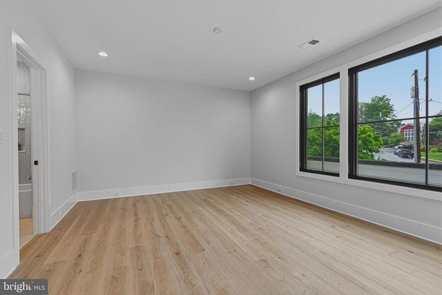 3815 N ABINGDON ST, Arlington, VA 22207