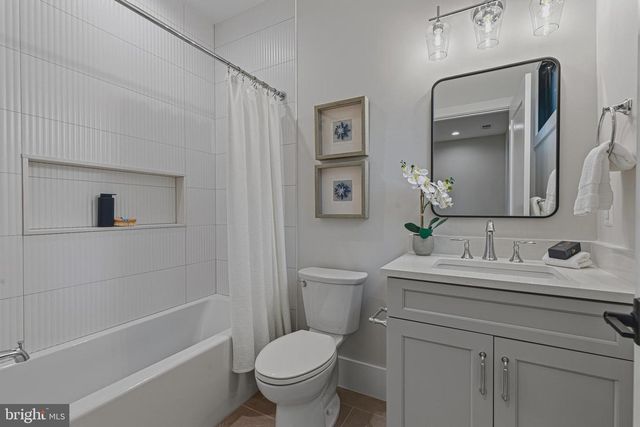 3815 N ABINGDON ST, Arlington, VA 22207