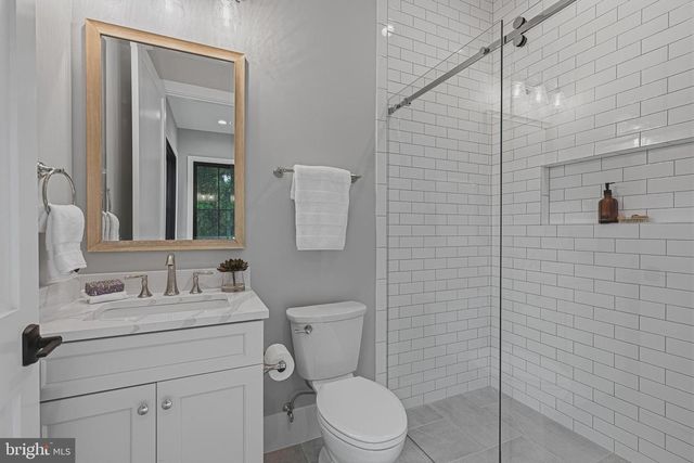 3815 N ABINGDON ST, Arlington, VA 22207