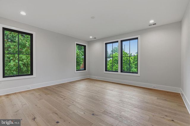 3815 N ABINGDON ST, Arlington, VA 22207