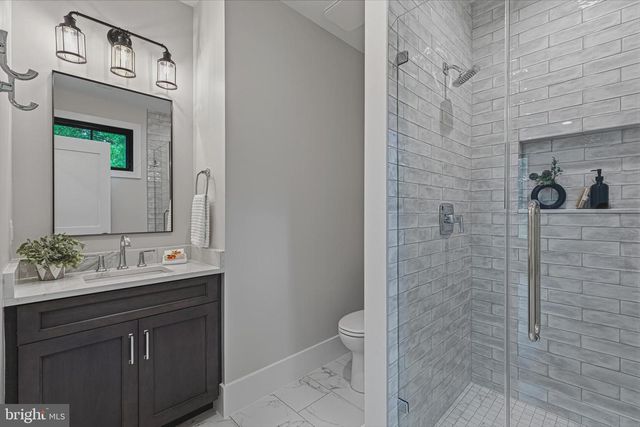3815 N ABINGDON ST, Arlington, VA 22207