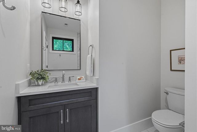 3815 N ABINGDON ST, Arlington, VA 22207