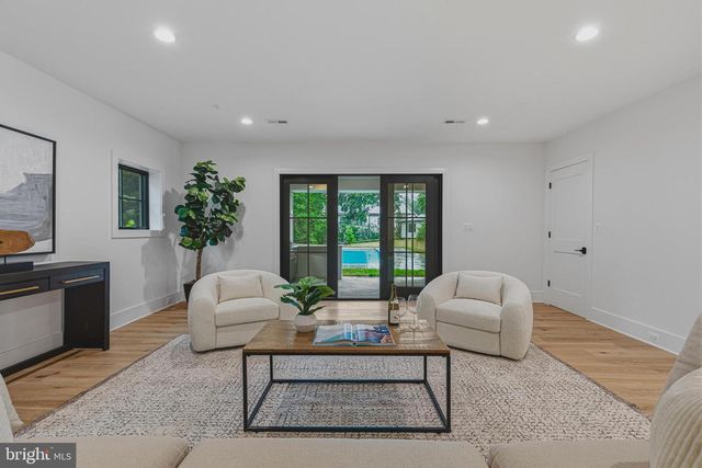 3815 N ABINGDON ST, Arlington, VA 22207