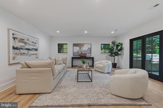 3815 N ABINGDON ST, Arlington, VA 22207
