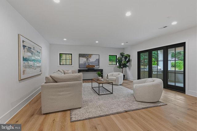 3815 N ABINGDON ST, Arlington, VA 22207