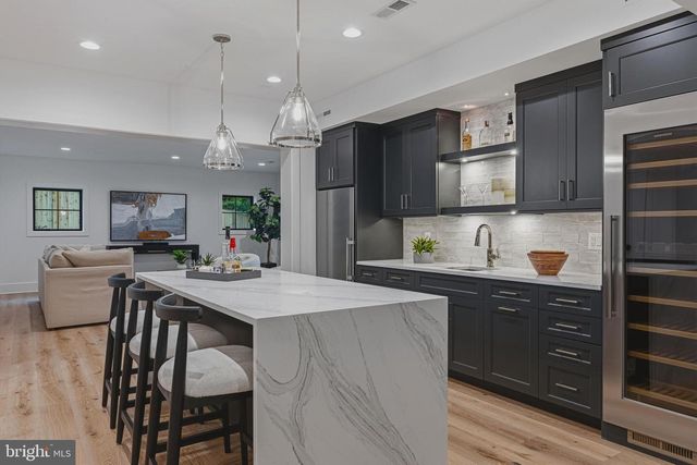 3815 N ABINGDON ST, Arlington, VA 22207