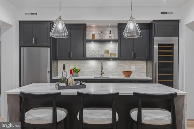3815 N ABINGDON ST, Arlington, VA 22207