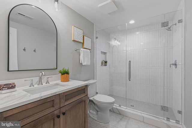 3815 N ABINGDON ST, Arlington, VA 22207