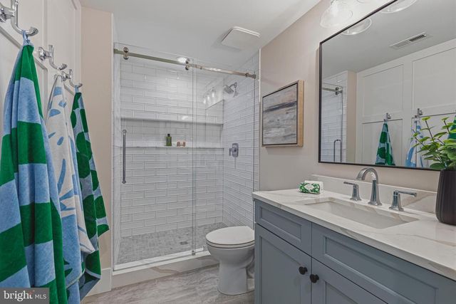 3815 N ABINGDON ST, Arlington, VA 22207