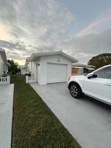 2003 SW 18th St Street, Boynton Beach, FL 33426