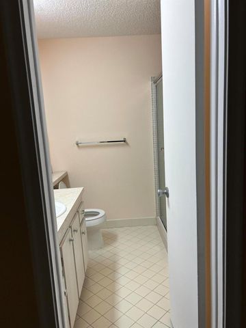 2003 SW 18th St Street, Boynton Beach, FL 33426