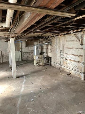 5427 S Broadway, St Louis, MO 63111