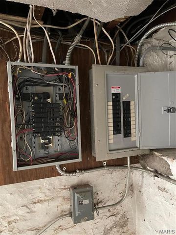 5427 S Broadway, St Louis, MO 63111