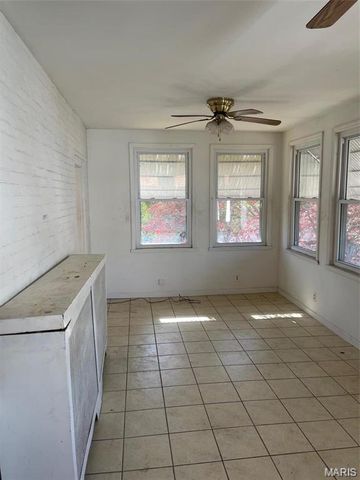 5427 S Broadway, St Louis, MO 63111