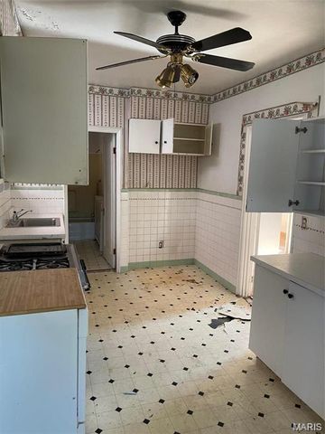 5427 S Broadway, St Louis, MO 63111