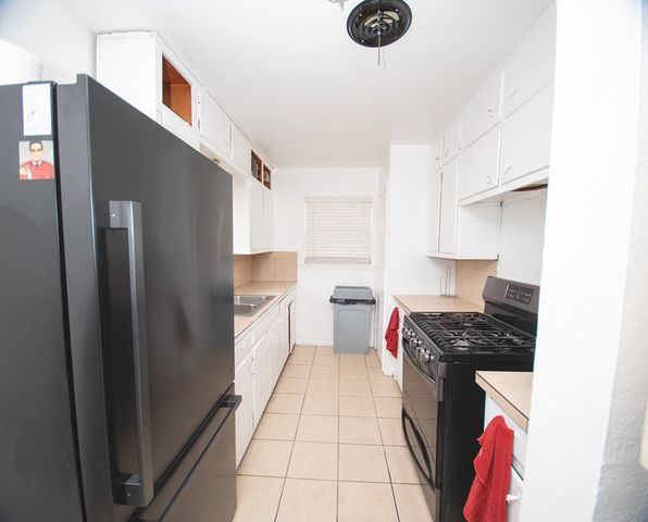 3913 Illinois Ave, Midland, TX 79703