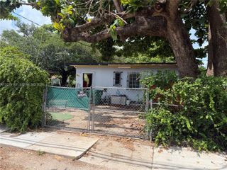 1851 NW 34th Street, Miami, FL 33142