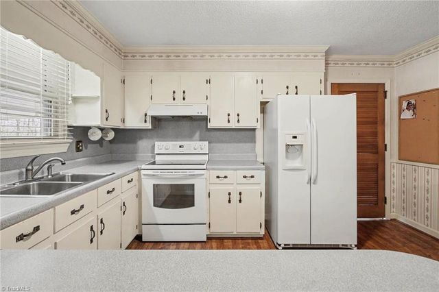 896 Rambling Road, Randleman, NC 27317