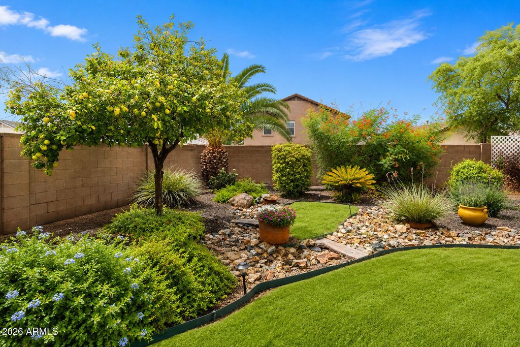 897 E MOUNTAIN VIEW Road, San Tan Valley, AZ 85143 — photo 2